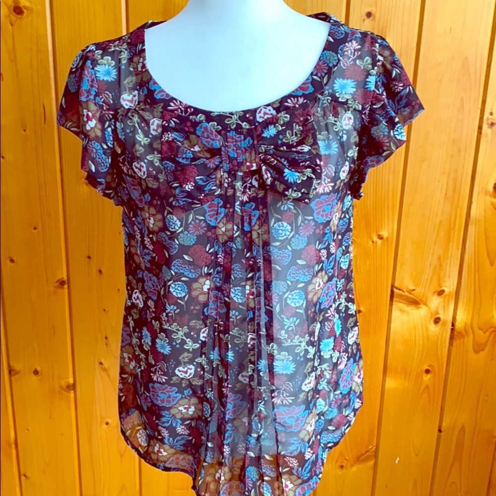 LAST CHANCE Bow front Xhilaration floral blouse